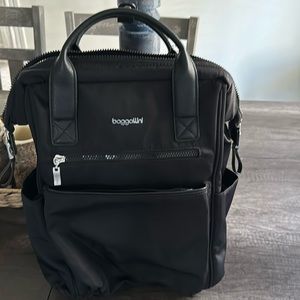 Baggallini black backpack!